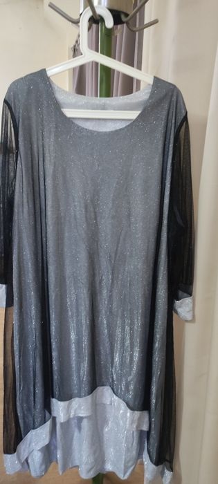 Продам женские платья