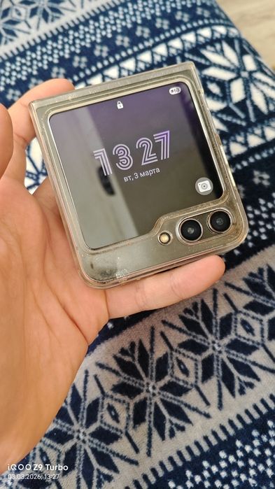 Продаю samsung z flip 5 с минусами