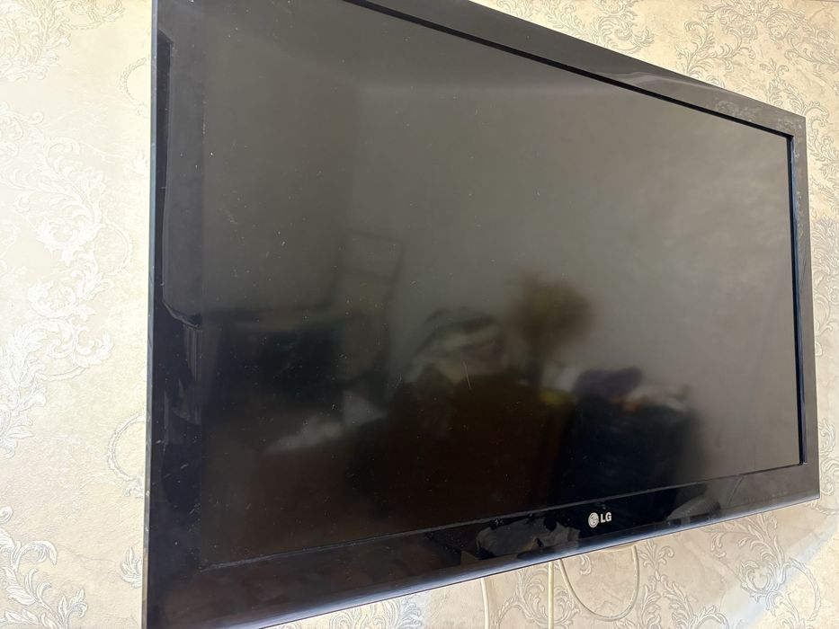 Продам телевизор жк LG