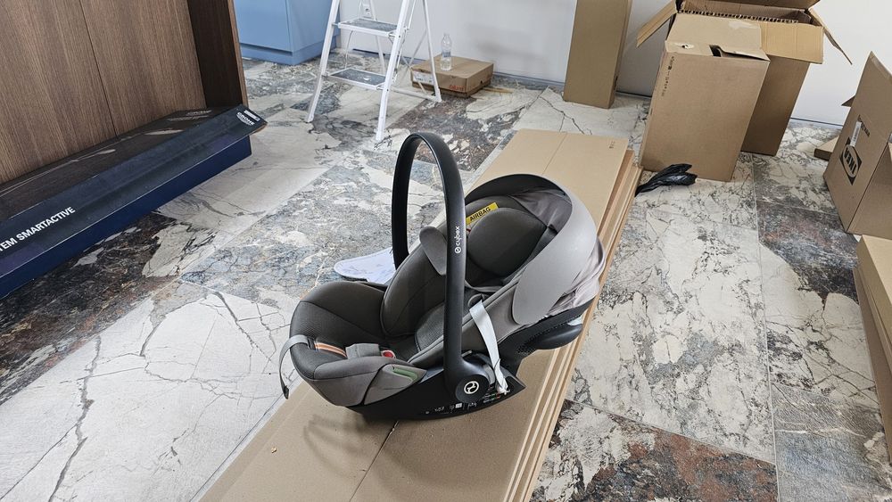 Столче с База за кола Cybex Gold
Cloud G i-Size