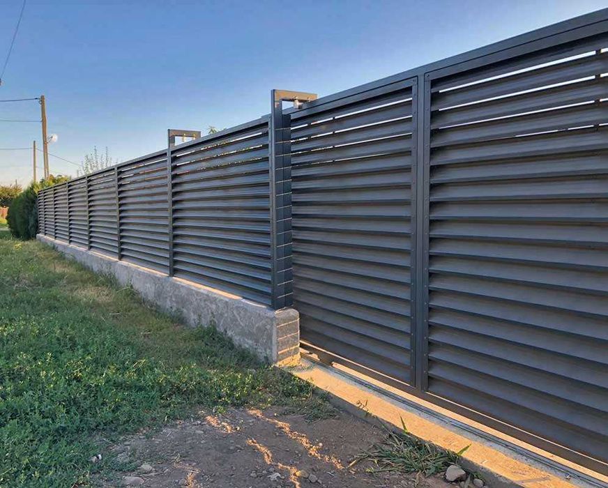 Garduri din sipca metalica, panou stil jaluzele, tabla, BCA si plasa