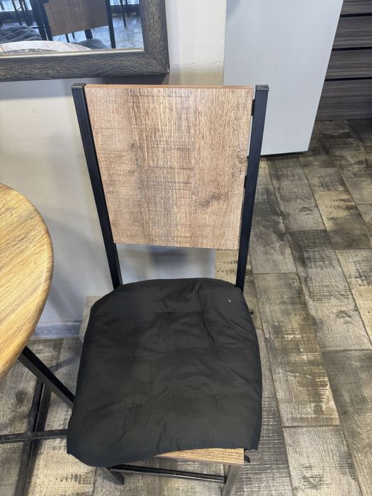 Продам столы и стулья