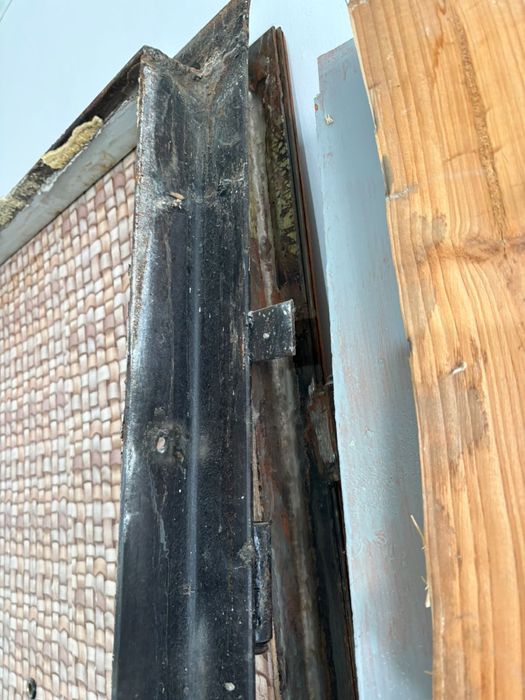 Дверь железная продам