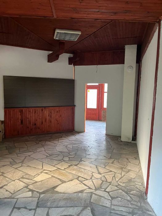 Дава се под наем Магазин в Пазарджик, Идеален център - 104 кв.м за 204 € - Снимка #2