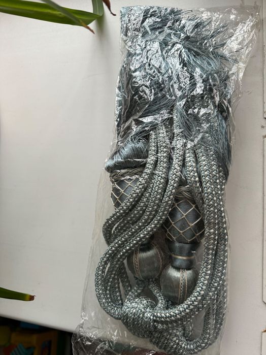 Продам Кисти для штор