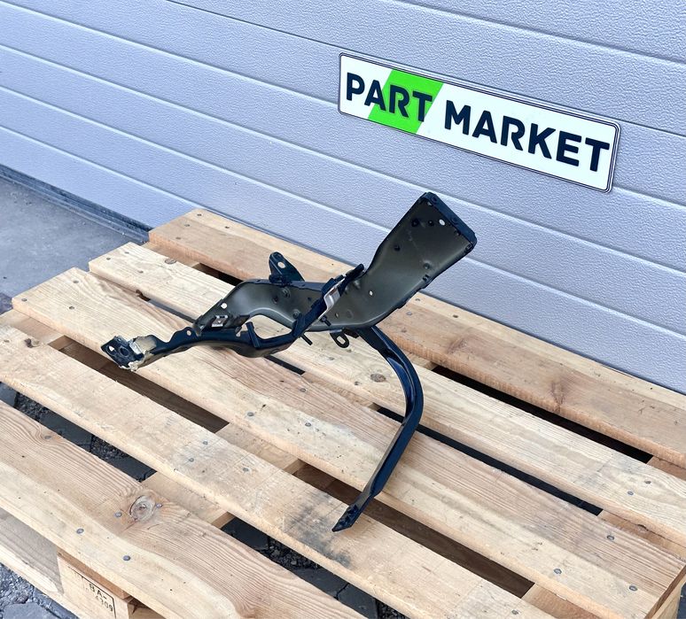 Метални стойки AUDI A8 D5 4N0821136B 4N0821260D 4N0821132G