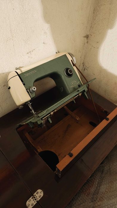 Mașină de cusut Ileana