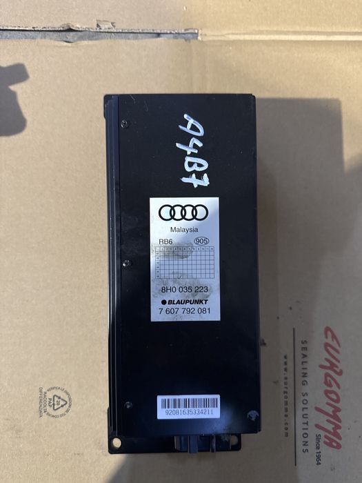 Statie/Amplificator Audi A4 B7 Blaupunkt Cod 8H0035223