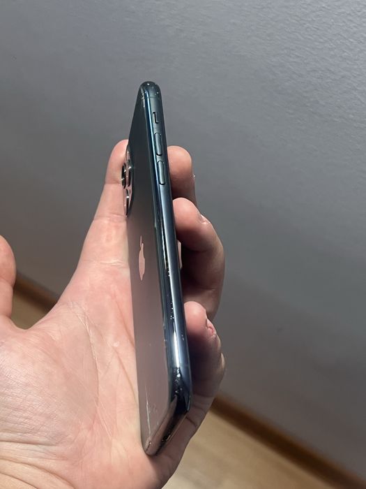 Vand iPhone 11 Pro fara face id,baterie 100%,capac fisurat,Lipsa lentila camera