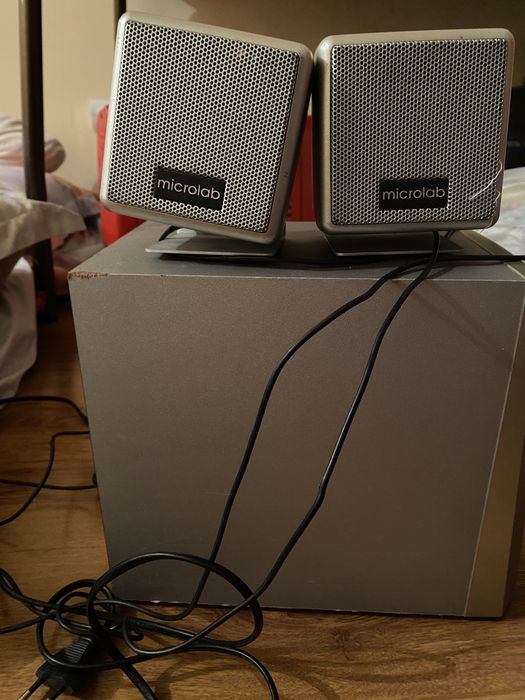 Срочно продам колонку Microlab M-600