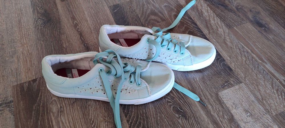 Маратонки Geox номер 38