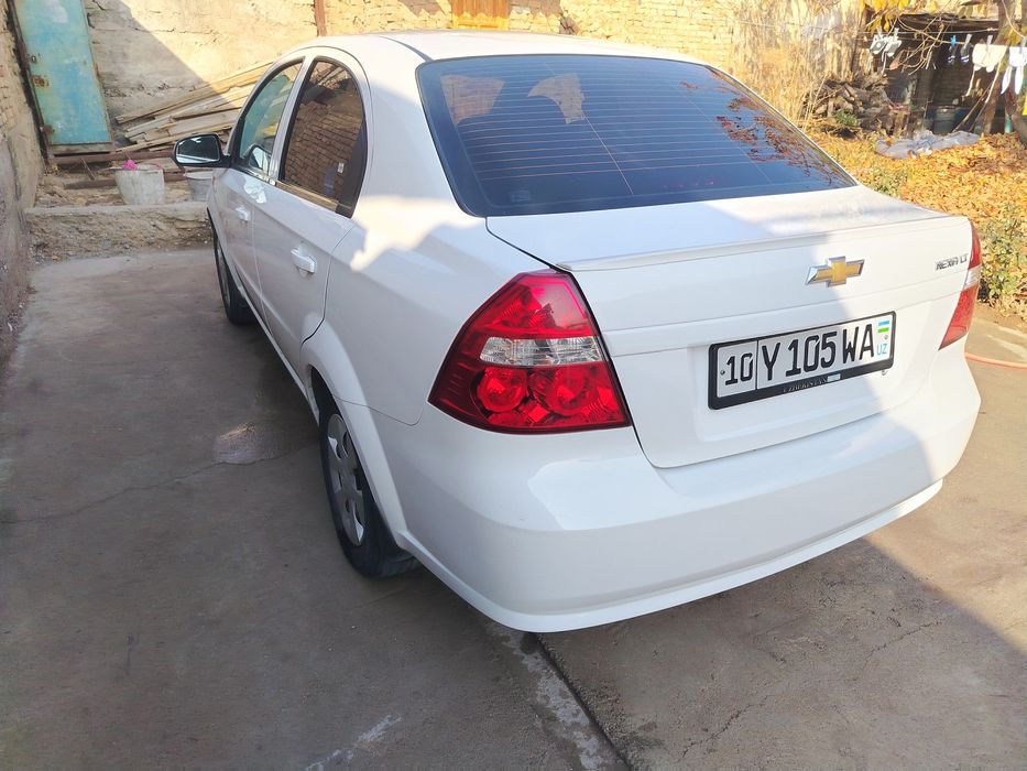 Nexia 3 sastayanasi juda zo'r 120.000ming yurgan