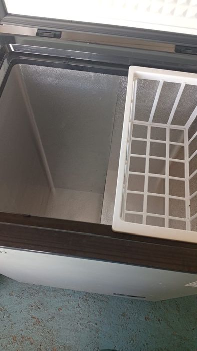 Продам морозильник