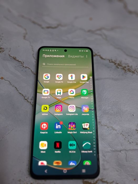 Срочно продаются смартфон Vivo Y100