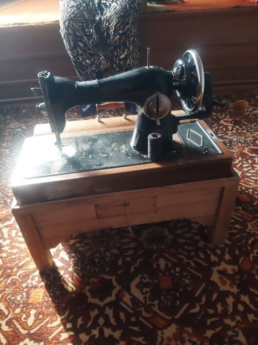 Тикув машинаси б/у сотилади