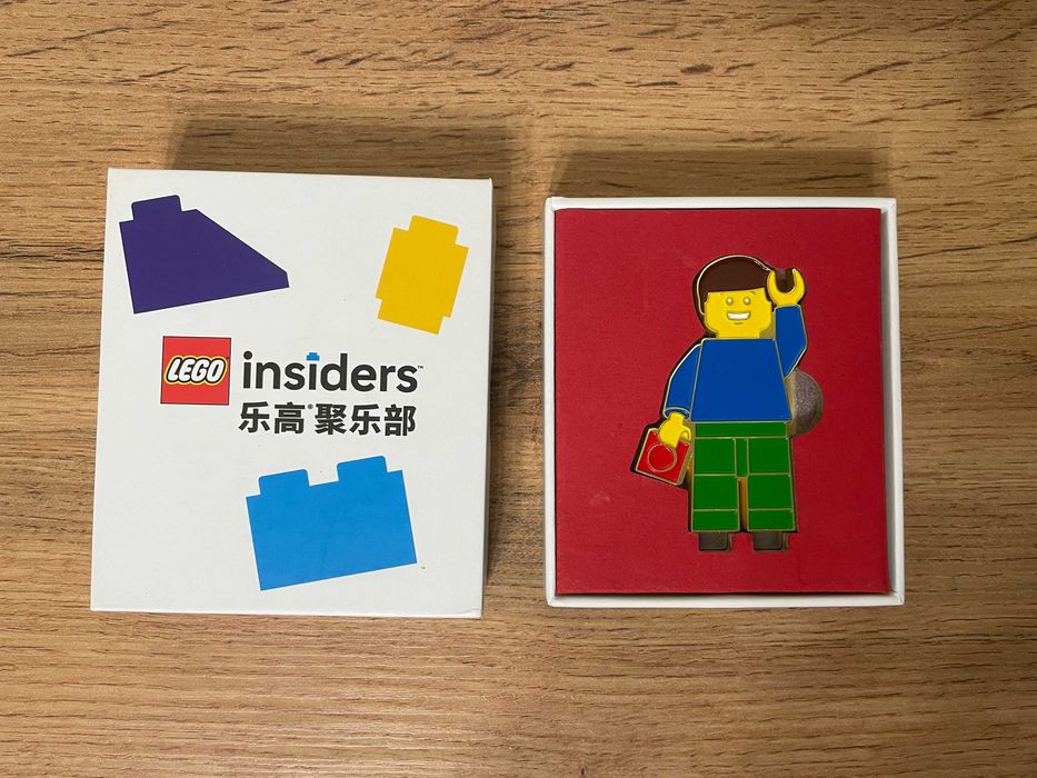 Металлическая LEGO цветная фигурка Insiders (оригинал)
