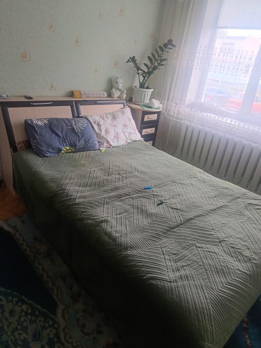 Отдам спальный гарнитур