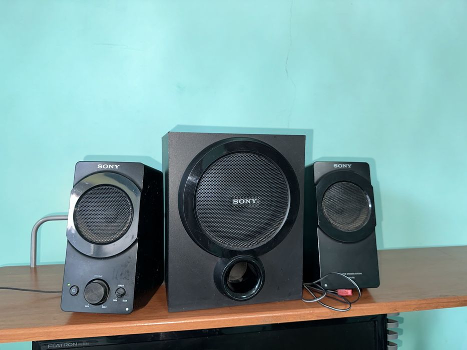 Продам компьютер со столом.