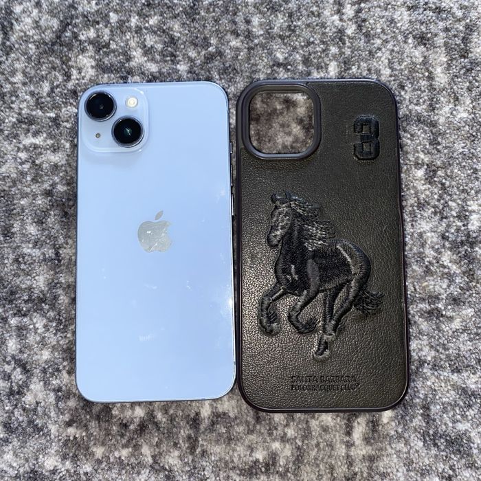 Айфон 14 голубого цвета