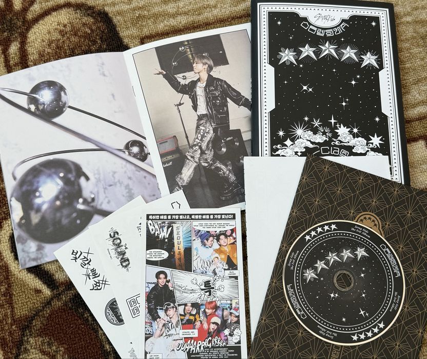 официални албуми и фотокартички