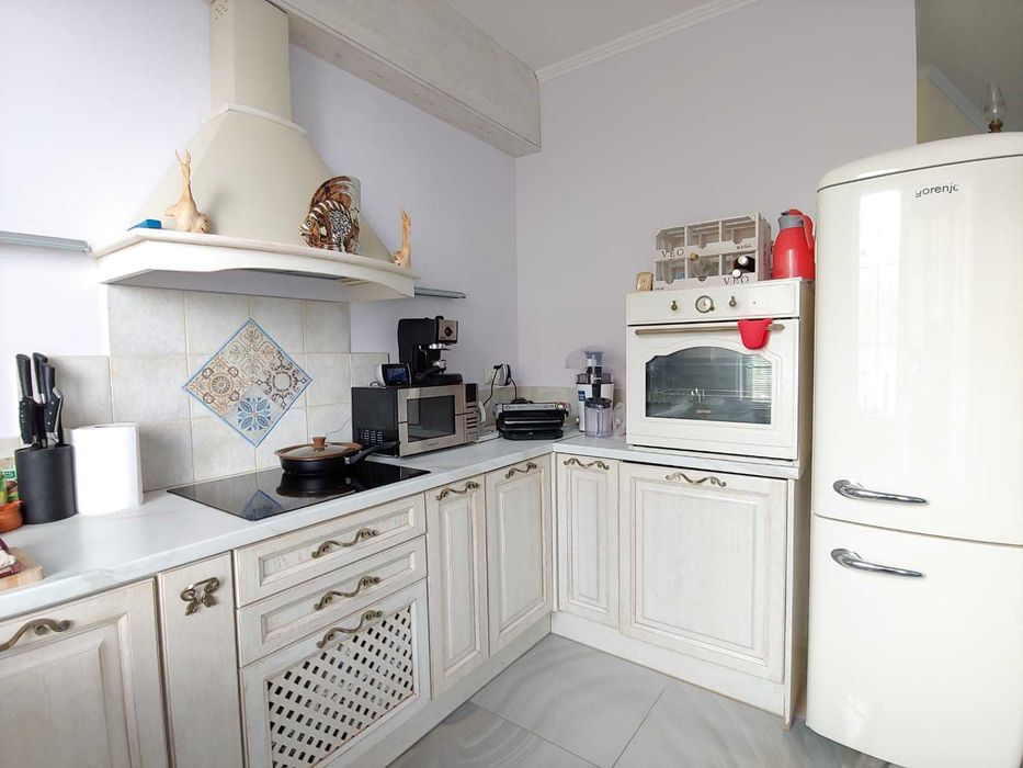 Продава се Къща в с. Кошарица, Област Бургас - 208 кв.м за 1419 €/кв.м - Снимка #10