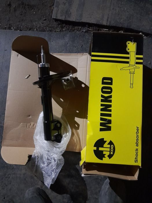 Продам стойки на лексус