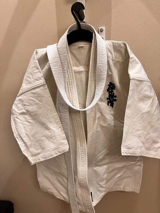 Кимоно и защита для каратэ