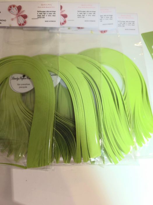 Set confectionat 100 martisoare quilling trifoi norocos