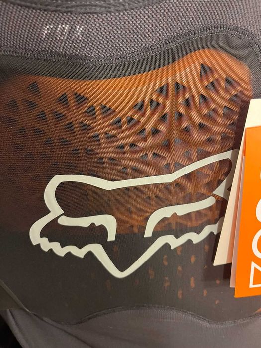 FOX Baseframe Pro D3O® протектор