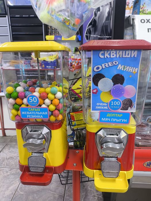 Вендинговый аппарат (жвачка игрушки)
