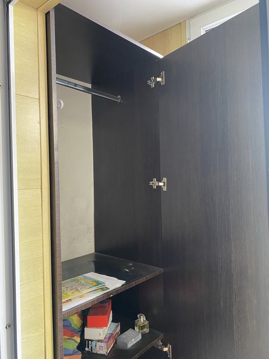 Шкаф бытовой, простой и качественный