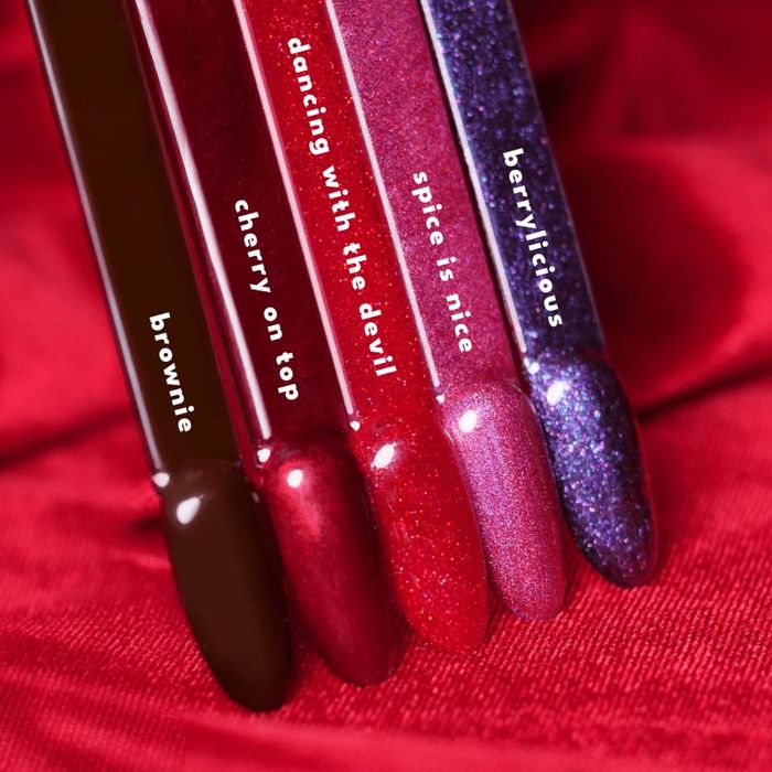 Разпродажба Гел лакове,бази и гелове за маникюр