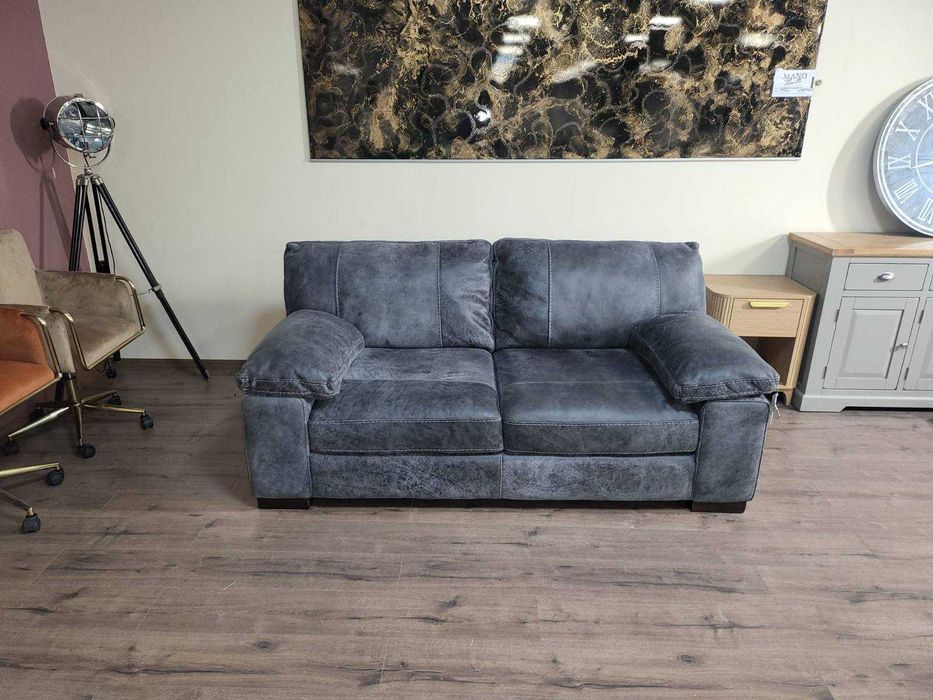 Сив кожен диван двойка - телешки бокс