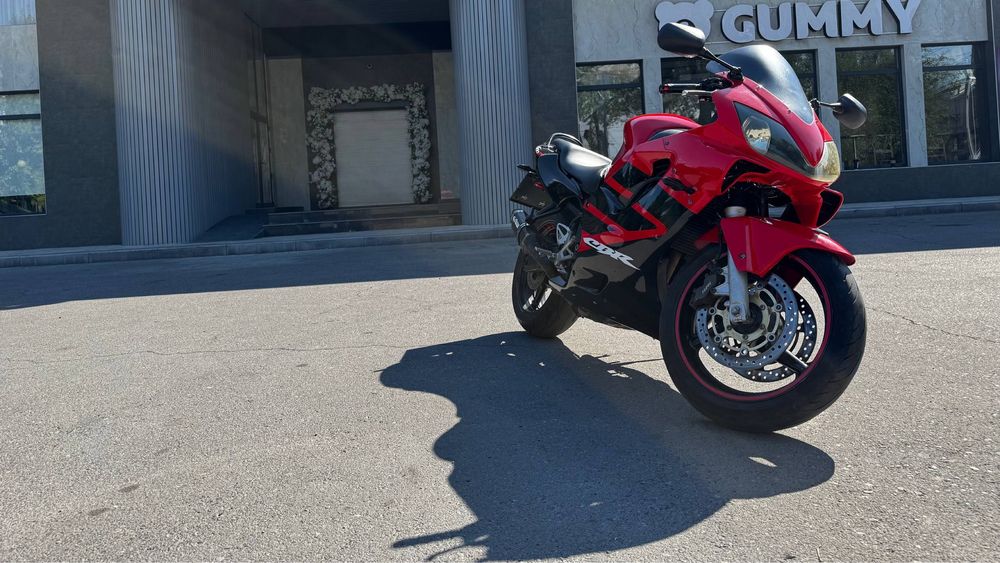 Мотоцикл  Honda CBR600F4i