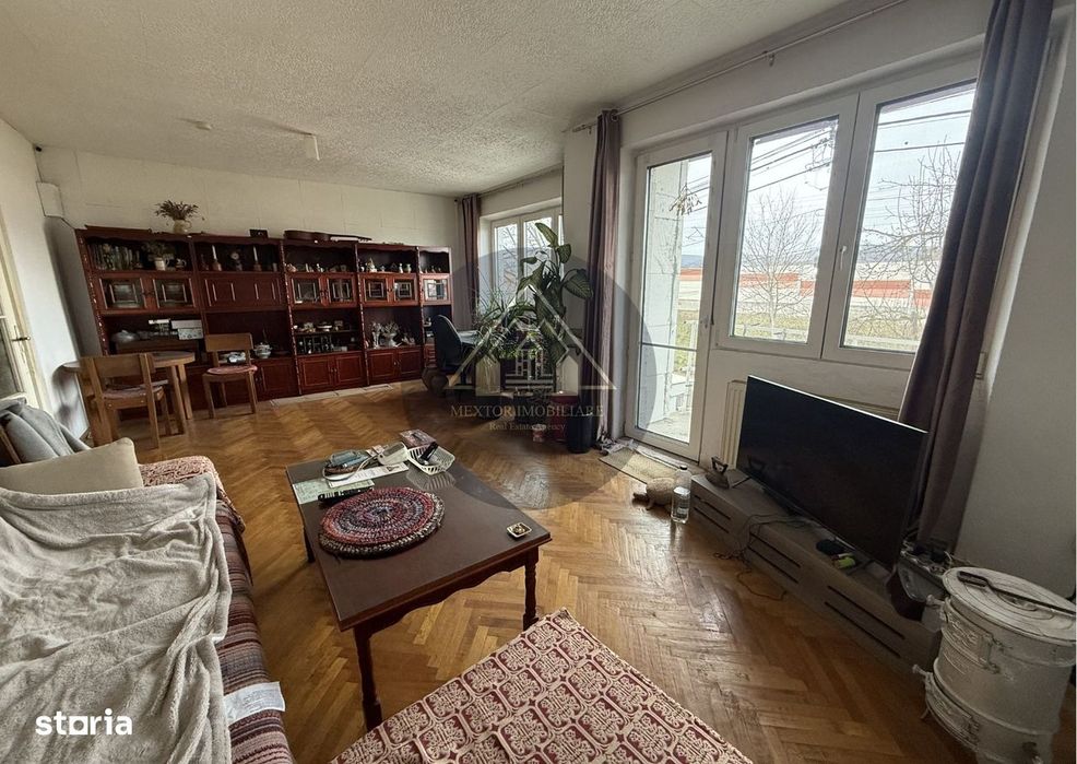 Casa duplex de vanzare,  Medias