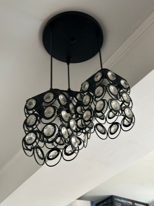 Продам люстры срочна