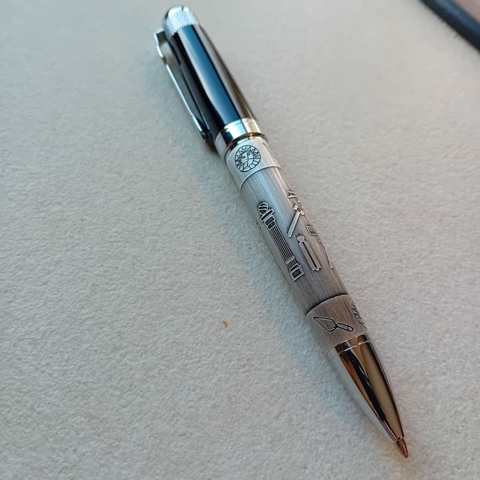 Pix masonic nou in cutie