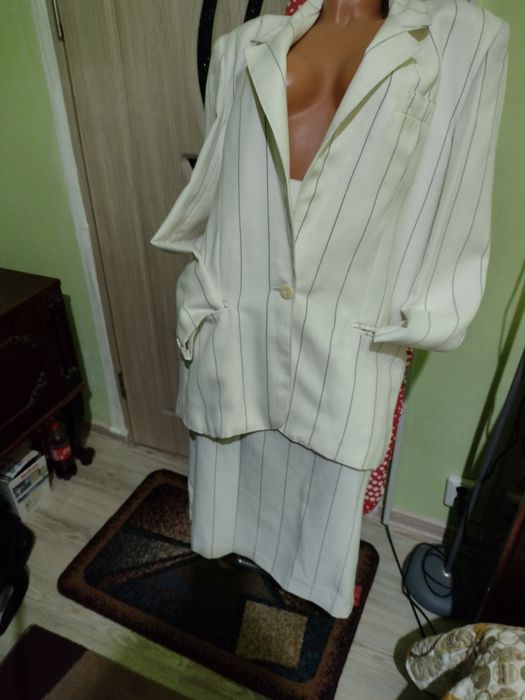 Fuste, pulovere, compleu cu fusta , pantaloni lungi, sacou