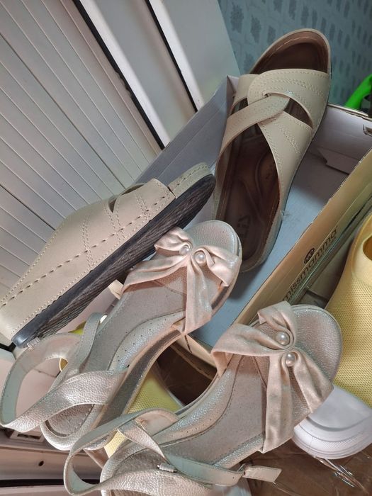 Разное обуви разного размера