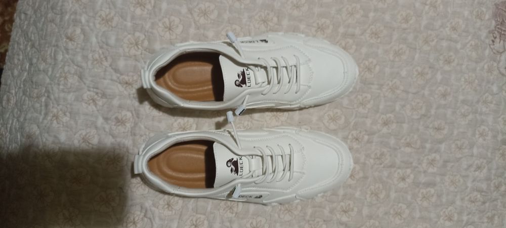 Продаются кроссовки