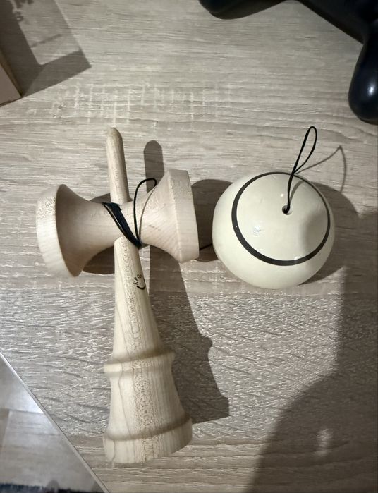 Kendama Krom Gas Cream