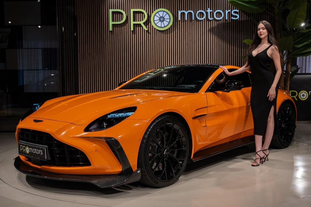 Aston Martin V8 Vantage Aston Martin Vantage 2025
