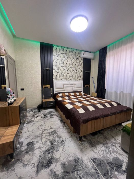 Euro kotedj sotiladi Zenit