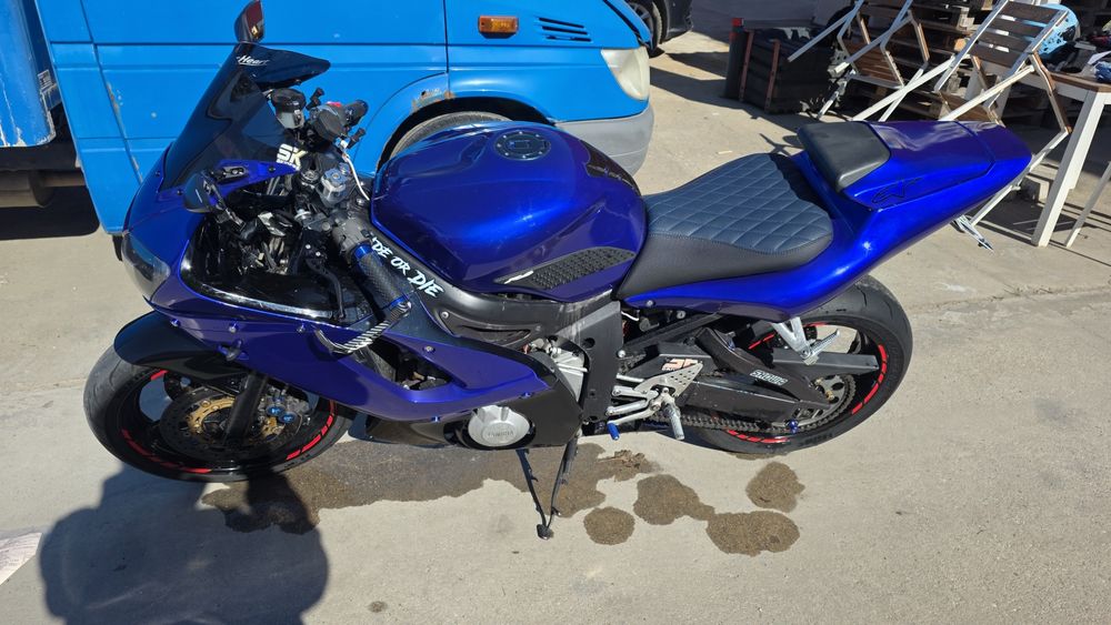 Vând Yamaha  YZF R6