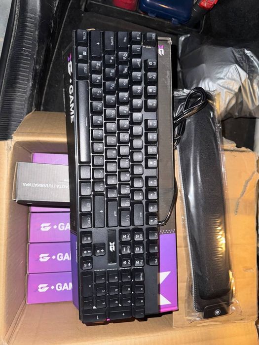 Продам клавиатуры Hyper x GameX и мышьку и стабилизатор
