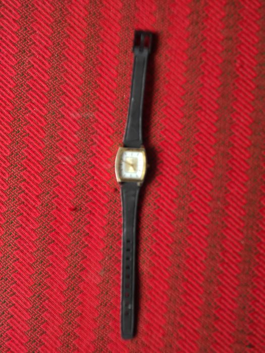 Ceas japonez Q&Q în stare perfectă de funcționare