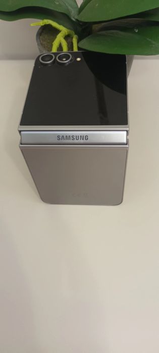Продавам Samsung Galaxy Z Flip6
Продавам Samsun