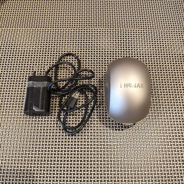 Продам слуховой аппарат Phonak Sky M