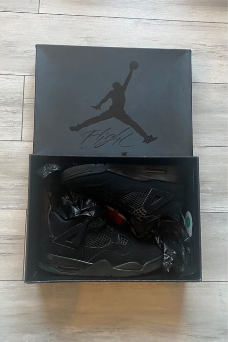 Air jordan black cat