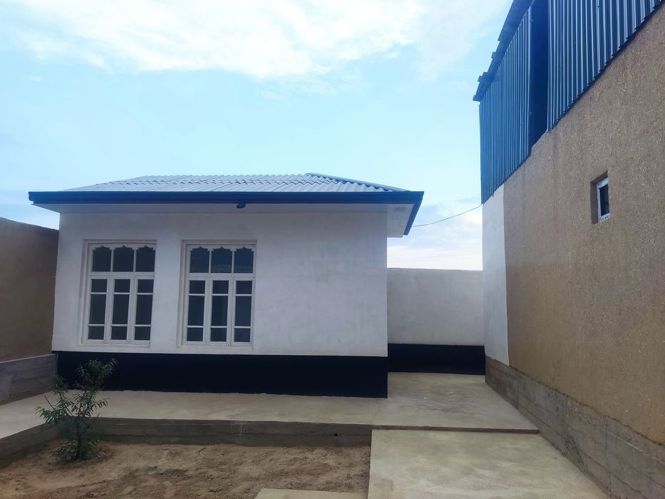 Uy sotiladi manzil : Samarqand sabxoz 65 maktab oʻtganda oʻngdan 3-koc